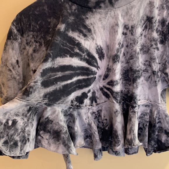 Urban Outfitters t-shirt - Picture 3 of 6